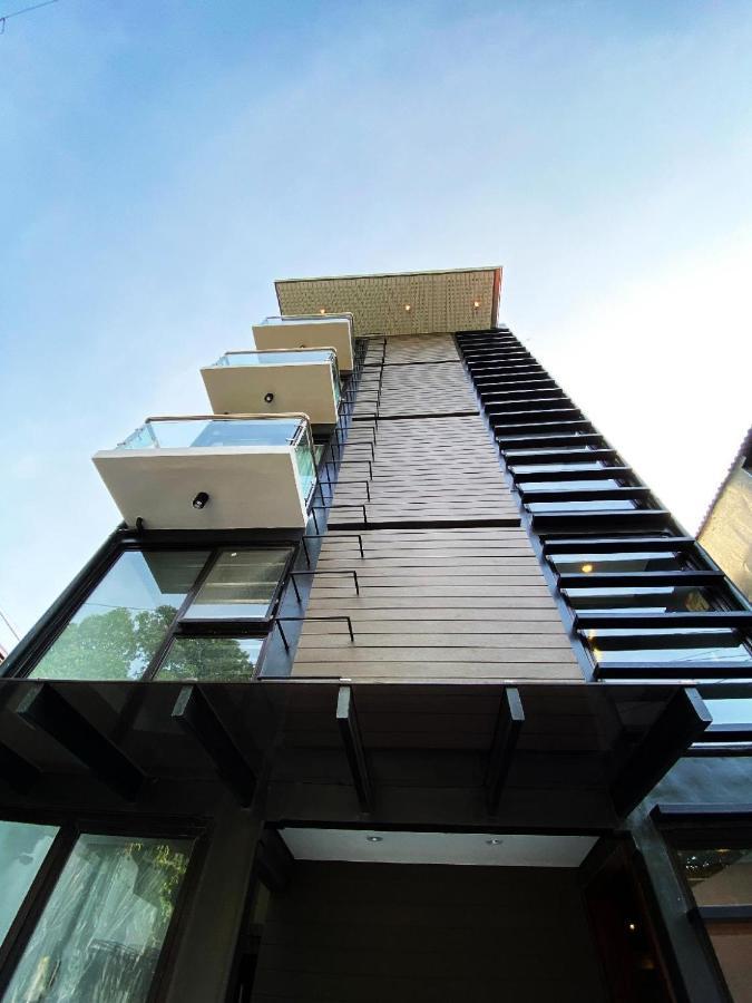 Отель Unwnd Flats Макати Экстерьер фото